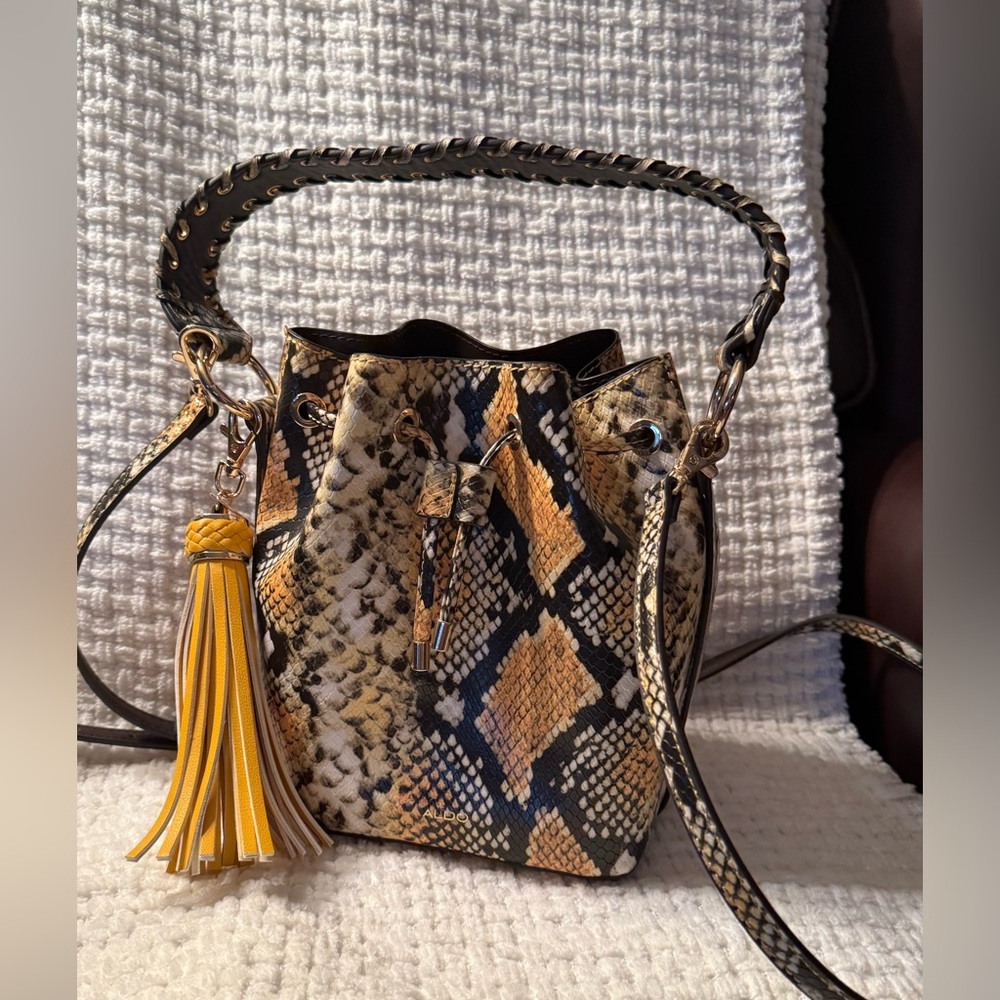 Aldo bucket bag